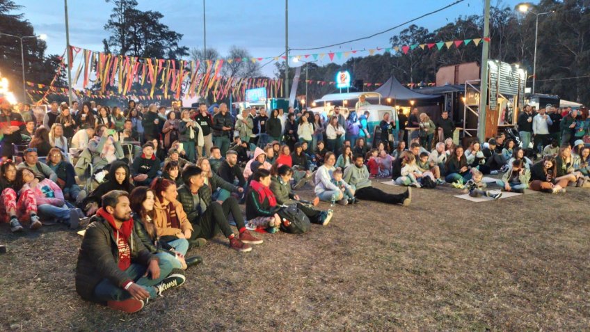 Continúa la fiesta de la cerveza en la Isla del Lago